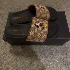 Kids coach Disney slides size 6